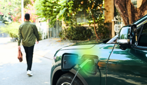 Elektroauto wird durch die Energiegemeinschaft geladen.